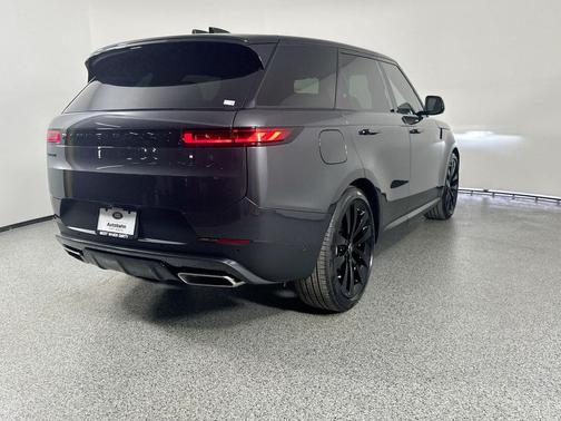 2025 Land Rover Range Rover Sport SE