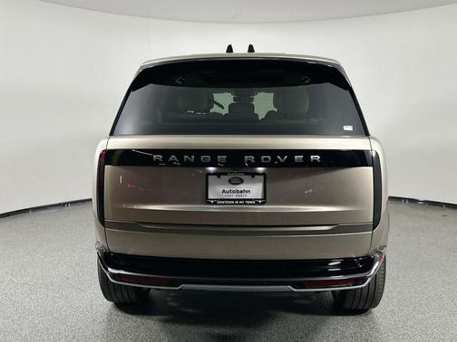 2025 Land Rover Range Rover P400 SE 7 Seat