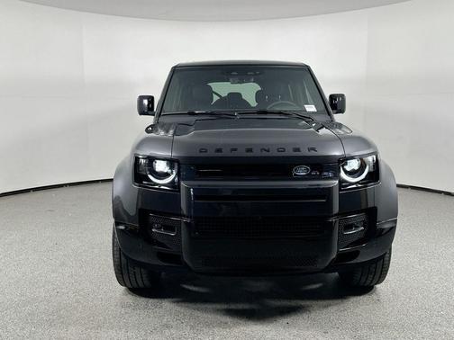 2025 Land Rover Defender 110 V8