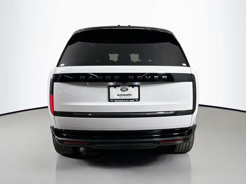 2025 Land Rover Range Rover P530 SE