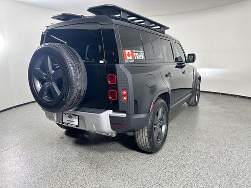 2025 Land Rover Defender 110 P300