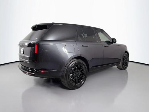 Carpathian Grey Premium Metallic 2026 Land Rover Range Rover P400 SE