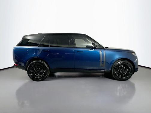 2026 Land Rover Range Rover P400 SE 7 Seat