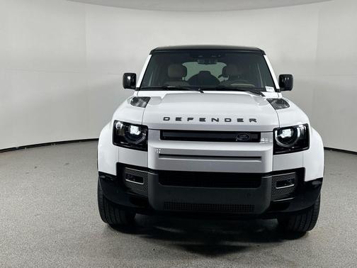 2025 Land Rover Defender 110 V8