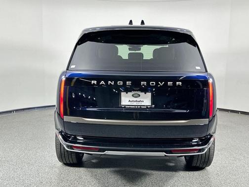 2025 Land Rover Range Rover P400 SE