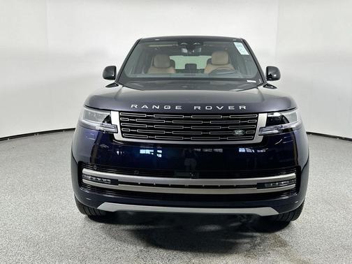 2025 Land Rover Range Rover P400 SE