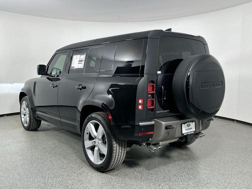2025 Land Rover Defender 110 P500 X-Dynamic SE