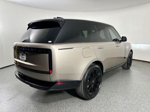 2025 Land Rover Range Rover P530 SE