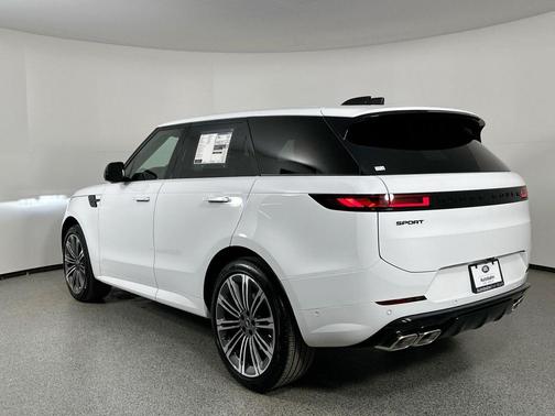 2025 Land Rover Range Rover Sport SE