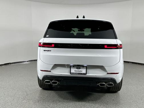 2025 Land Rover Range Rover Sport SE