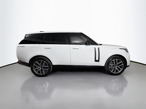 Fuji White 2026 Land Rover Range Rover P400 SE
