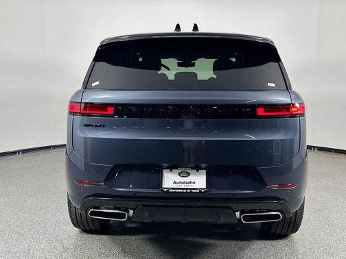 2025 Land Rover Range Rover Sport SE
