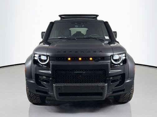 2026 Land Rover Defender 110 V8