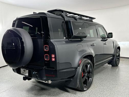 2025 Land Rover Defender 130 P400 X