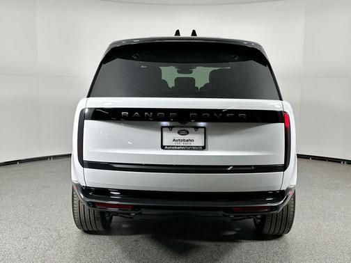 2025 Land Rover Range Rover P530 SE 7 Seat