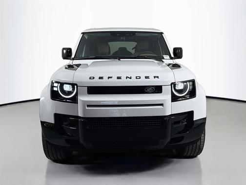 Fuji White 2026 Land Rover Defender P400 X-Dynamic SE