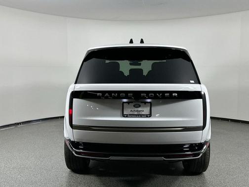 2025 Land Rover Range Rover P530 SE