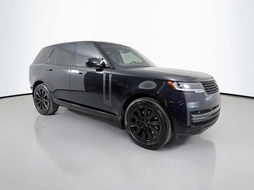 2026 Land Rover Range Rover P550e SE