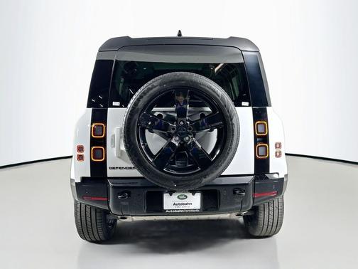 2026 Land Rover Defender P400 X-Dynamic SE
