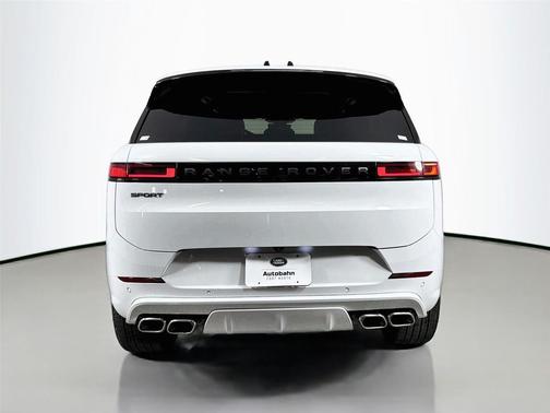 Fuji White 2026 Land Rover Range Rover Sport SE
