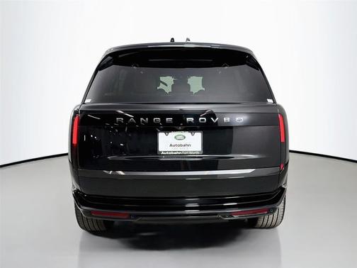 Santorini Black Metallic 2026 Land Rover Range Rover P530 SE 7 Seat