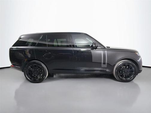 Santorini Black Metallic 2026 Land Rover Range Rover P530 SE 7 Seat
