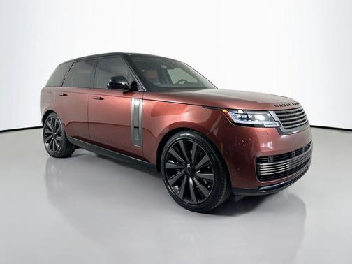 2026 Land Rover Range Rover P615 SV