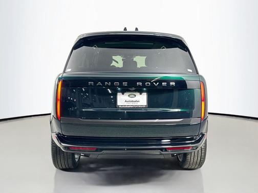 2026 Land Rover Range Rover P400 SE 7 Seat