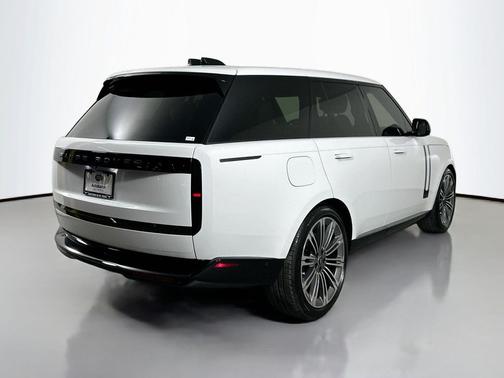 2025 Land Rover Range Rover P530 SE