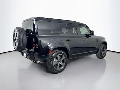 2026 Land Rover Defender P400 X-Dynamic SE