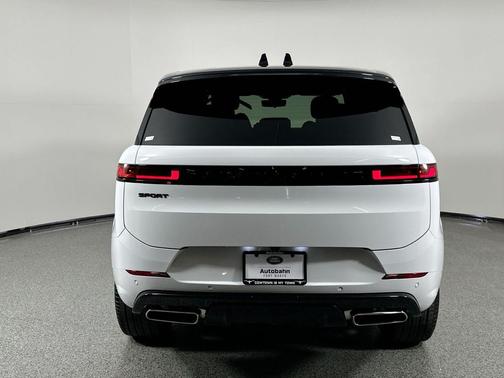 2025 Land Rover Range Rover Sport SE