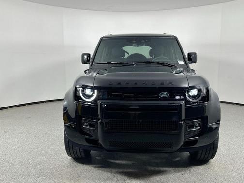 2025 Land Rover Defender V8