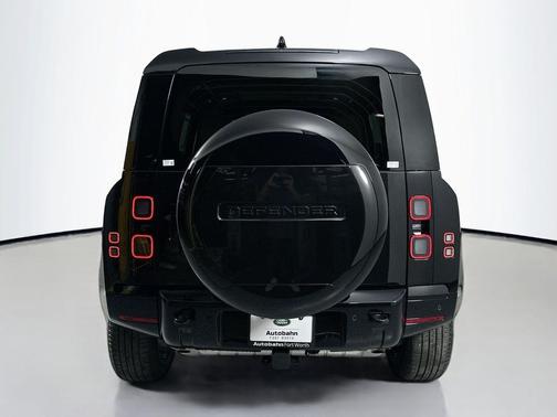 2026 Land Rover Defender P400 X-Dynamic SE