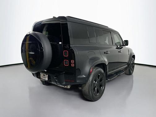 2026 Land Rover Defender P400 X-Dynamic SE