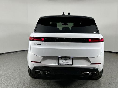 2025 Land Rover Range Rover Sport SE