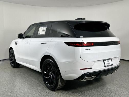 2025 Land Rover Range Rover Sport SE