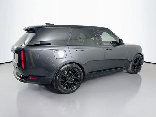 2026 Land Rover Range Rover P400 SE