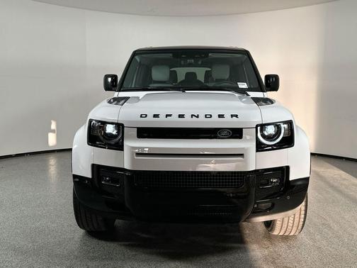 2025 Land Rover Defender 130 P400 X-Dynamic SE