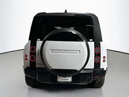 2026 Land Rover Defender P400 X-Dynamic SE