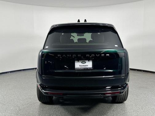 2025 Land Rover Range Rover P530 SE