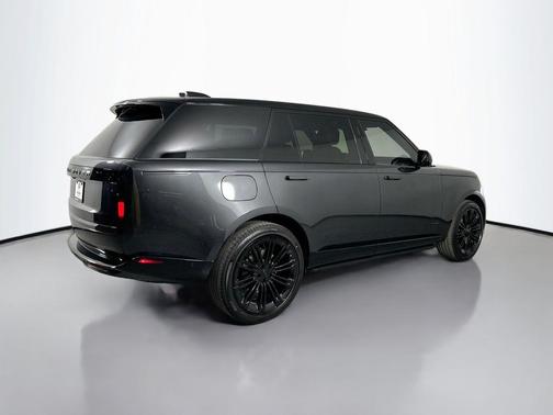 2026 Land Rover Range Rover P400 SE 7 Seat