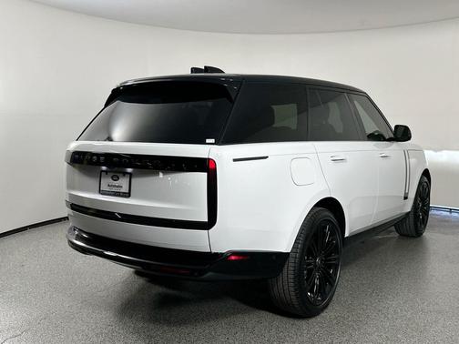 2025 Land Rover Range Rover P400 SE