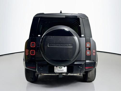 2026 Land Rover Defender P400 X-Dynamic SE