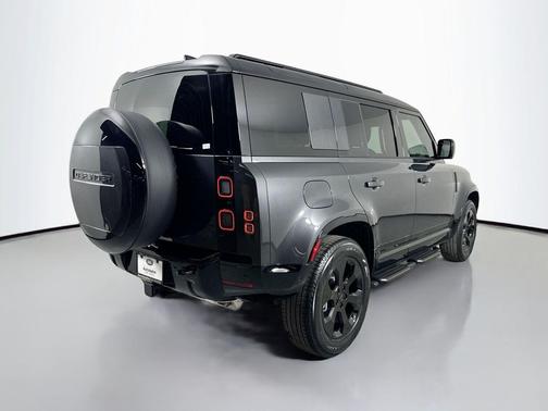 2026 Land Rover Defender P400 X-Dynamic SE