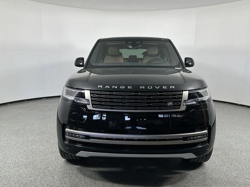 2025 Land Rover Range Rover P550e SE