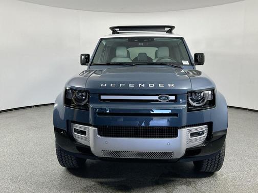 2025 Land Rover Defender 110 P300