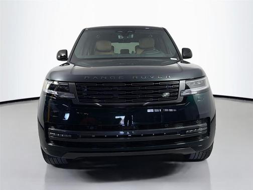 British Racing Green in Gloss 2026 Land Rover Range Rover P530 Autobiography 7 Seat