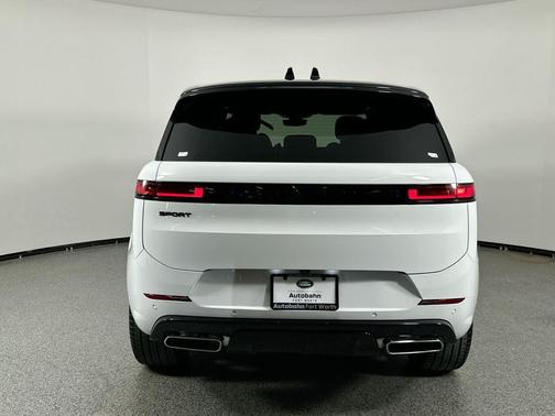 2025 Land Rover Range Rover Sport SE