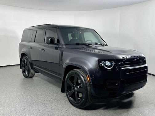 2025 Land Rover Defender V8