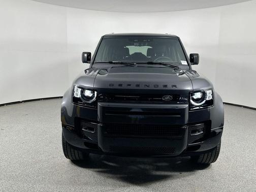 2025 Land Rover Defender V8